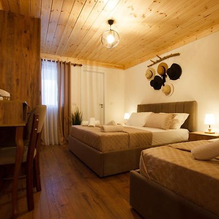 Guva Guest House ジロカストラ エクステリア 写真