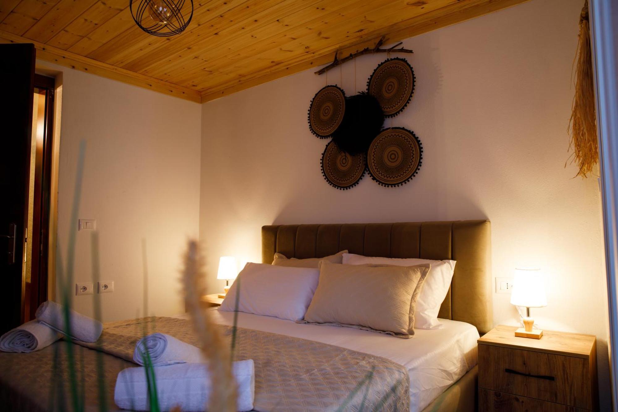 Guva Guest House ジロカストラ エクステリア 写真